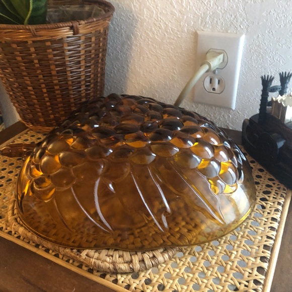 Indiana Glass Amber Grape Sala/Serving Bowl w/Lucite Tongs Retro - Picture 11 of 16